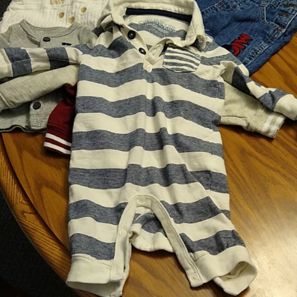Newborn clothes - Picture 2 of 4
